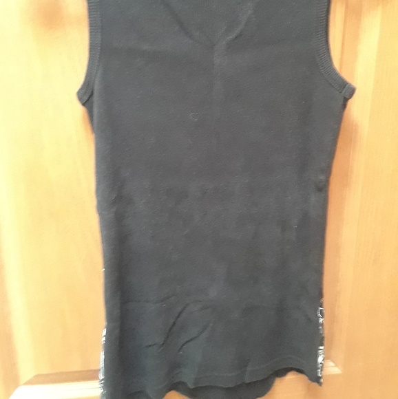 Black tank top - Picture 3 of 4